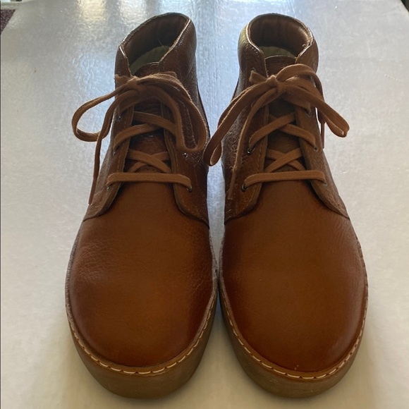 UGG Men's Brown Leather Boots Size 9 US - Picture 1 of 11